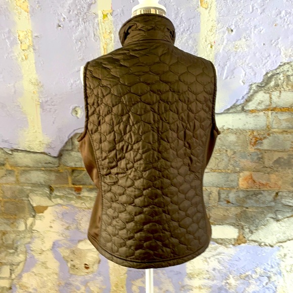 LL Bean zip up puffer vest - Picture 4 of 6